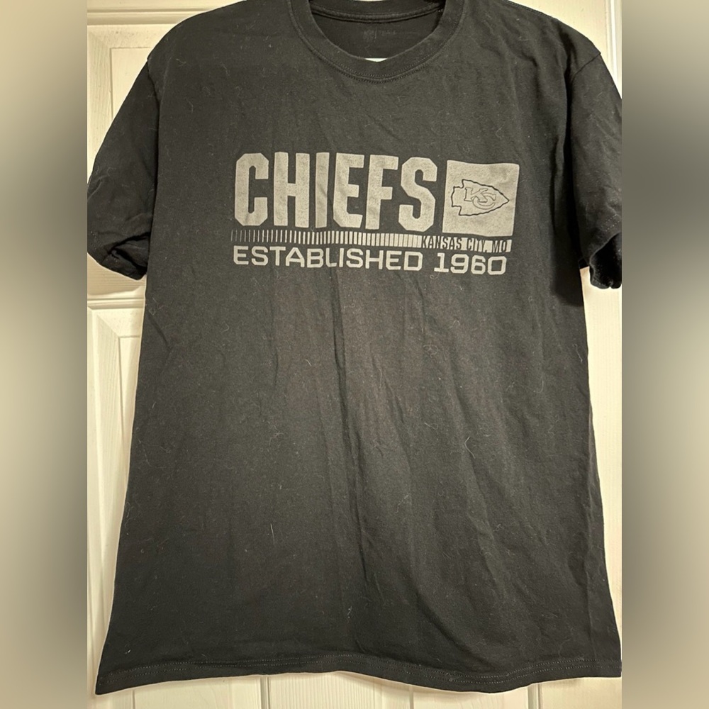 Gildan Black Chiefs Tee Men’s size Large